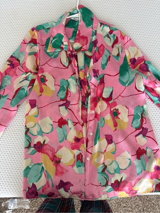 Zara Tops - ZARA Multicolor Floral Print Blouse in Pink, Green & Cream